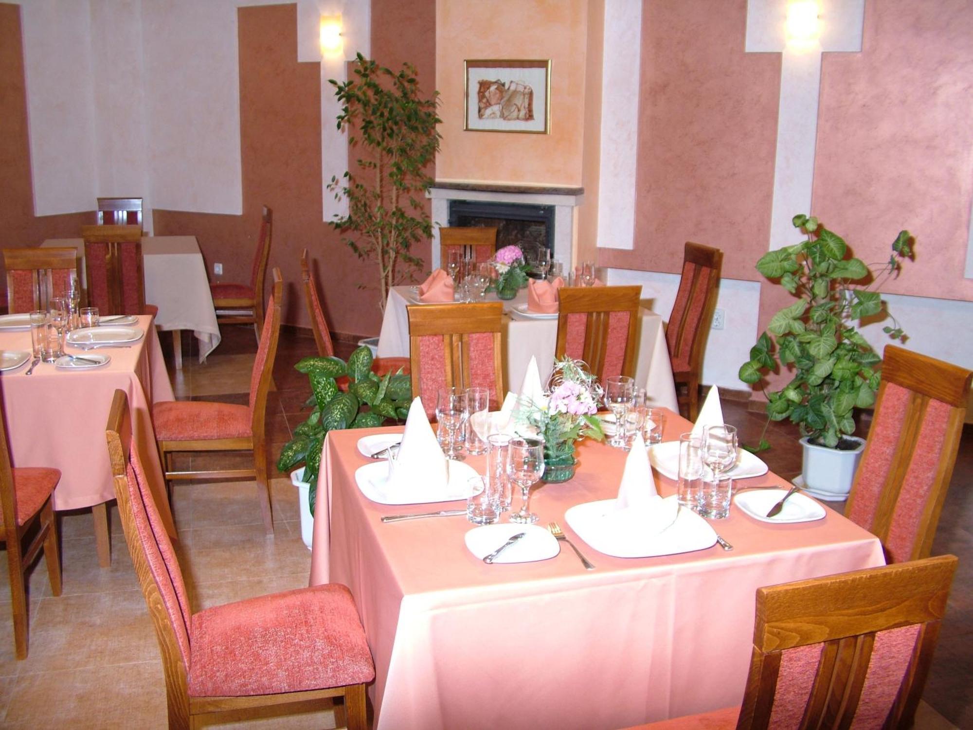 Family Hotel Gabrowo Exterior foto