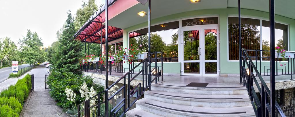 Family Hotel Gabrowo Exterior foto
